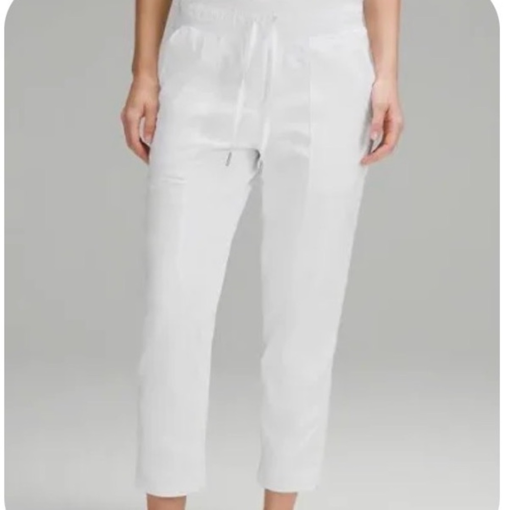 lululemon athletica Dance Studio Cropped Lined White 12
